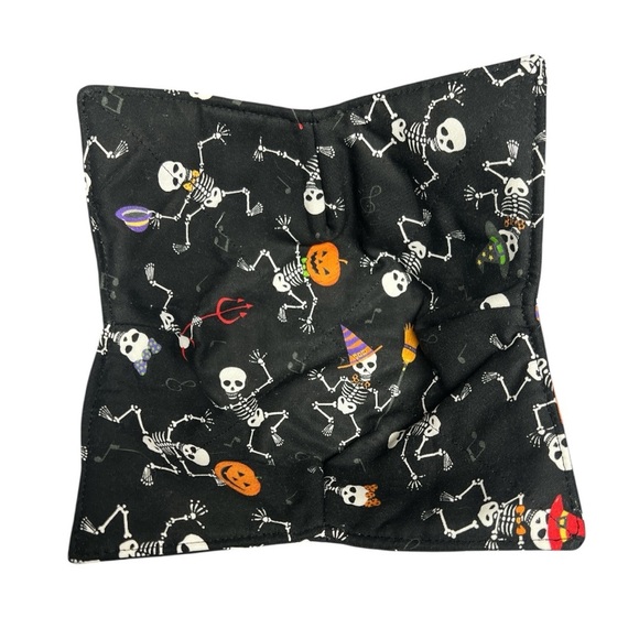 Hand Crafted Bowl Cozy Bowl Holder Microwavable  Cotton Black Halloween Skeleton - Picture 1 of 10